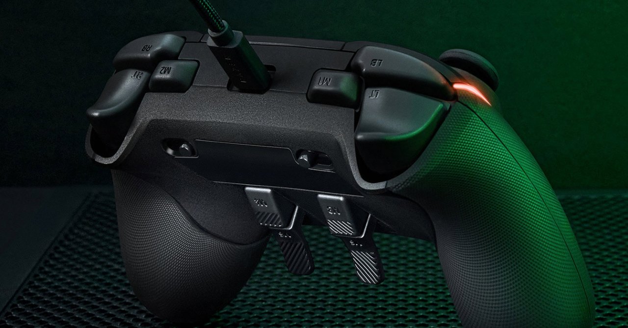 [10/02/2023] Teure Gamepads wie das Razer Wolverine V2 Chroma für 125 Euro können bei der Qualität besser sein oder auch, wie hier zu sehen, mehr Buttons als üblich haben.