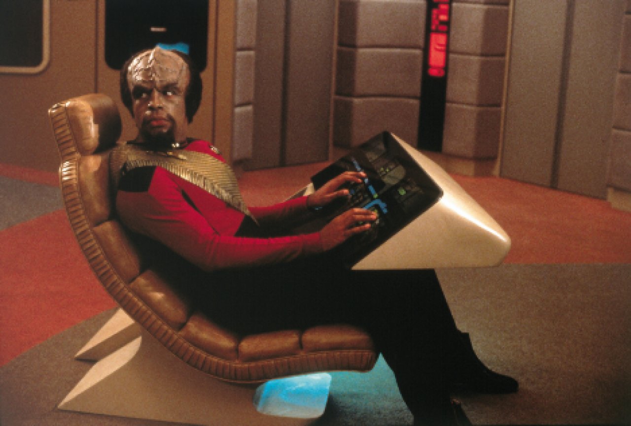 Eigentlich war er als kleiner Nebencharakter geplant, doch Michael Dorns klingonischer "Marine" Worf überzeugte auf Anhieb.