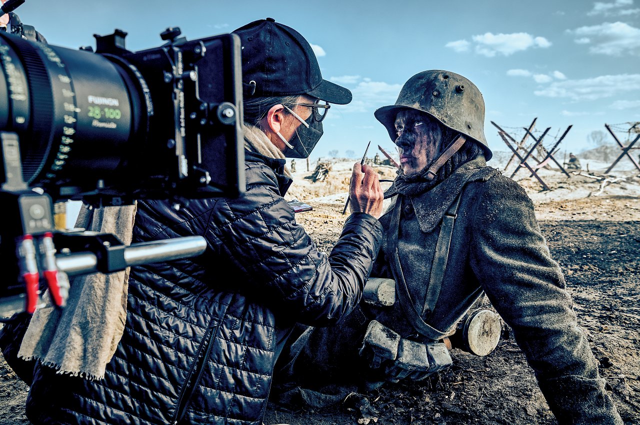 Behind-the-Scenes-Material.