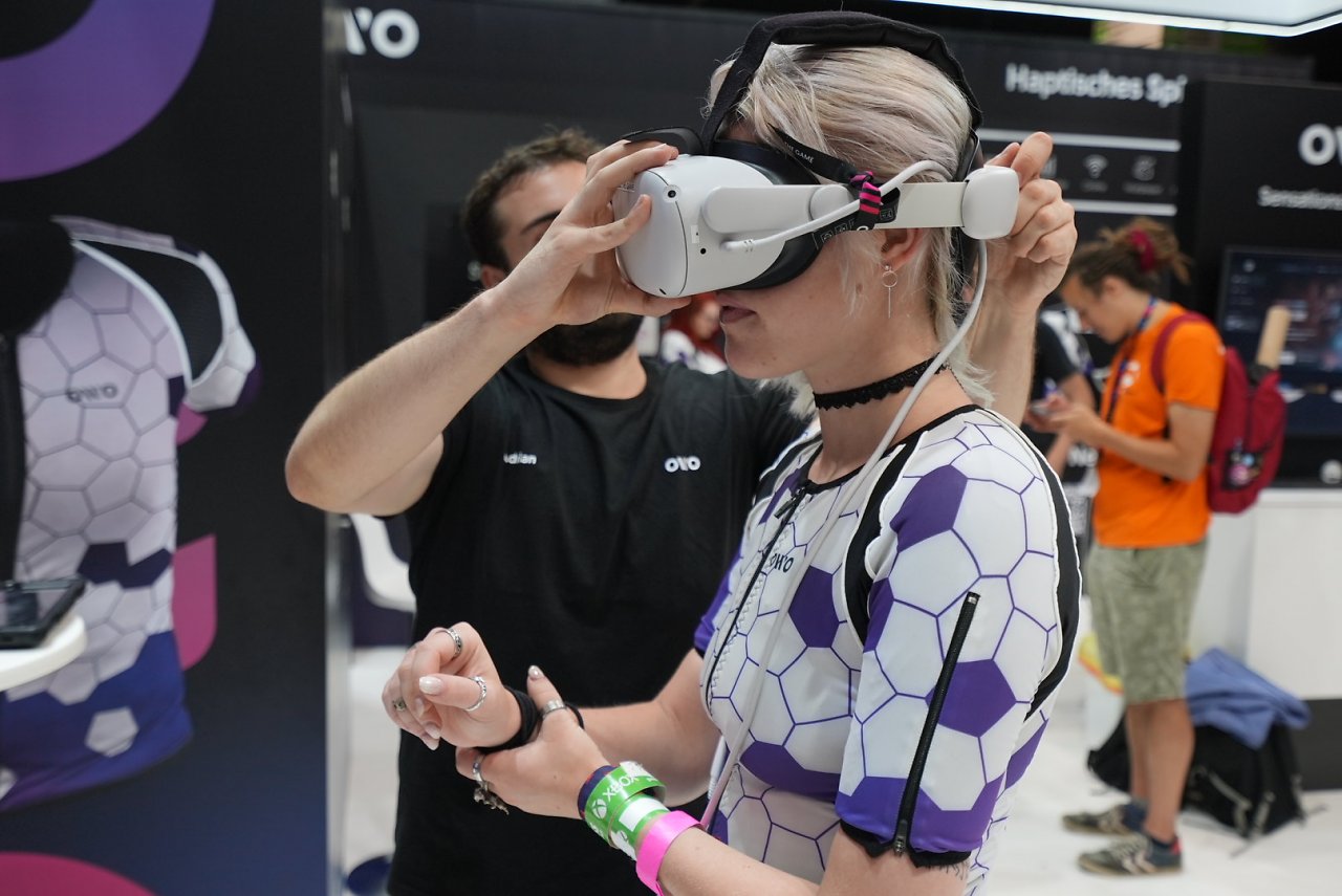Aufsetzen der VR-Brille