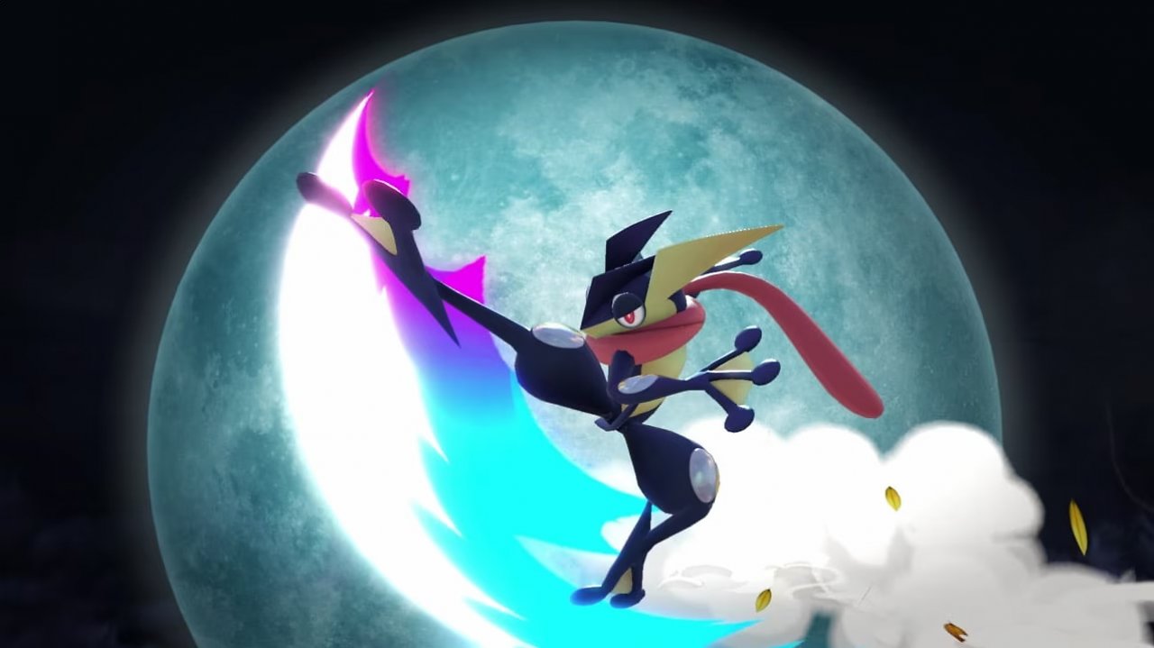Das Pokémon Greninja posiert vor einem blauen Mond.