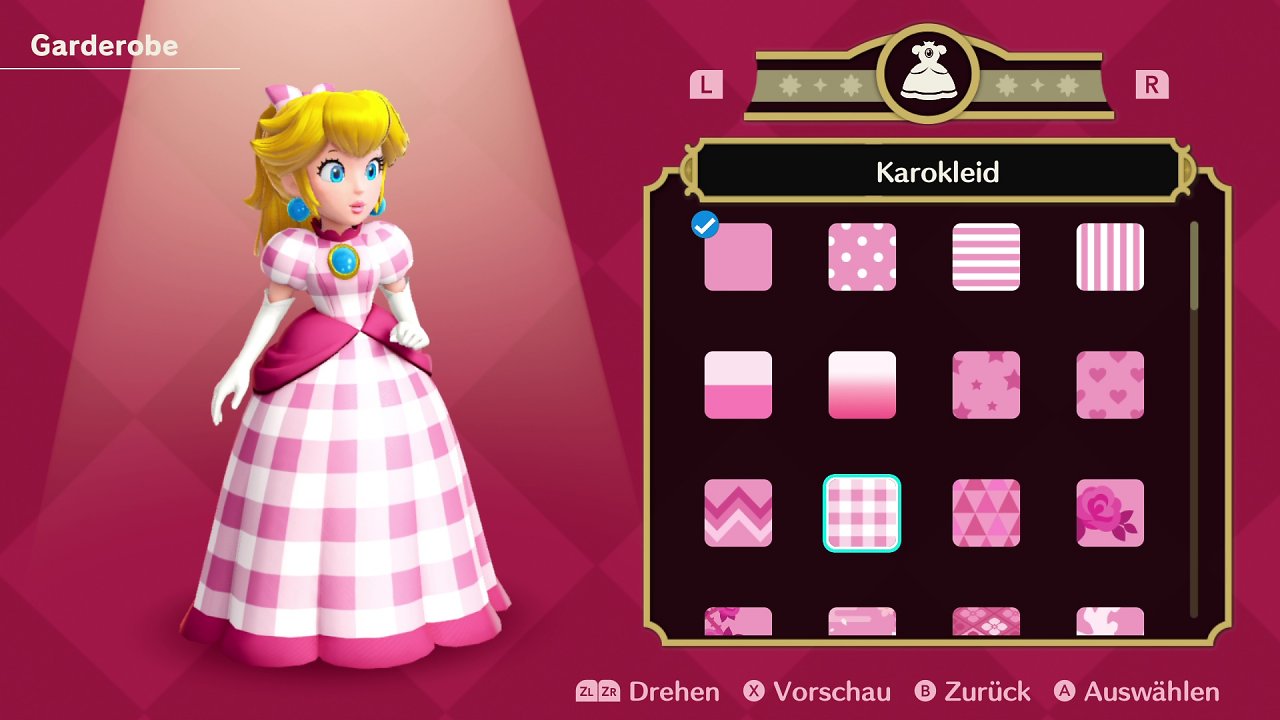 Prinzessin Peach probiert in der Garderobe das Karokleid an