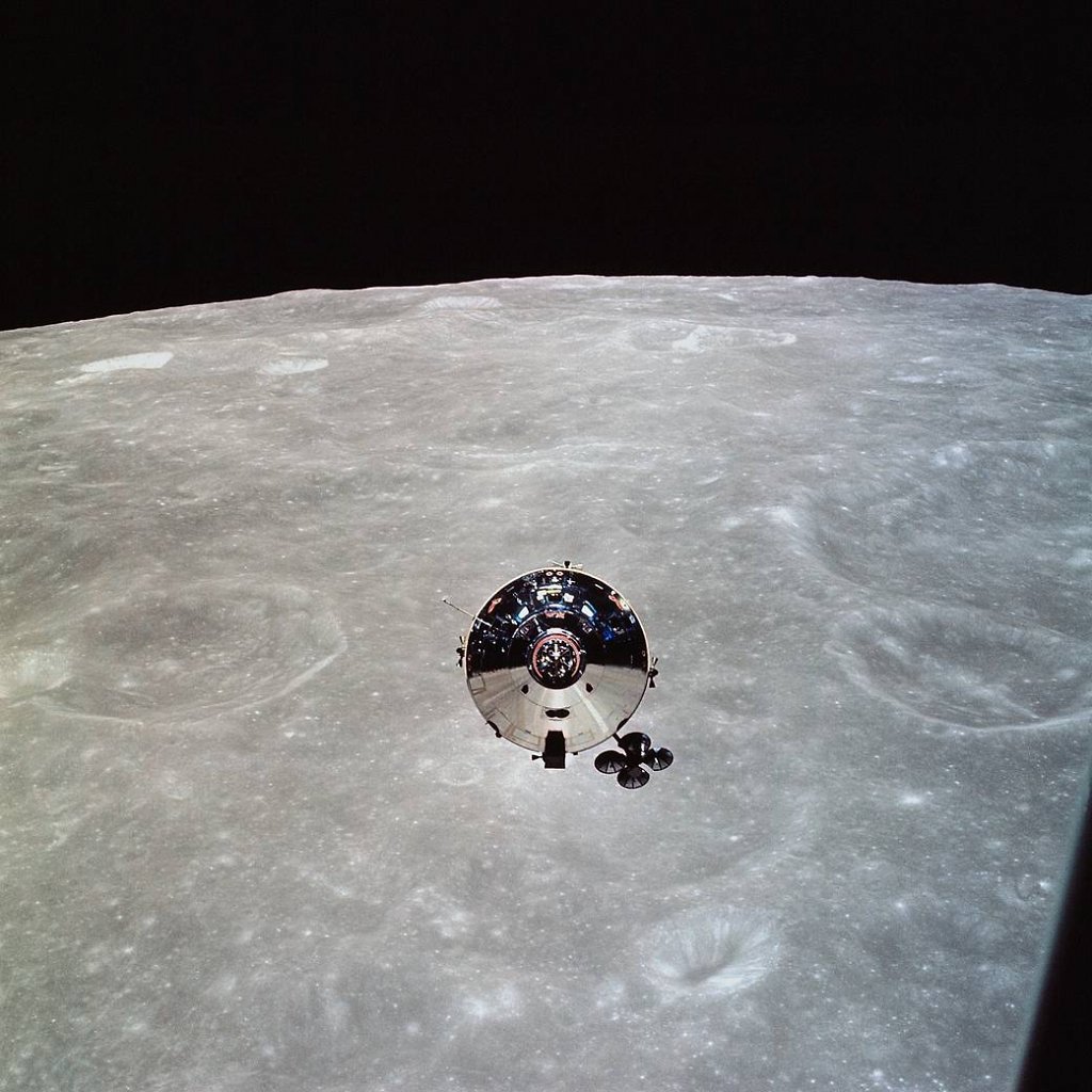 Apollo 10 probt erfolgreich im Mondorbit.