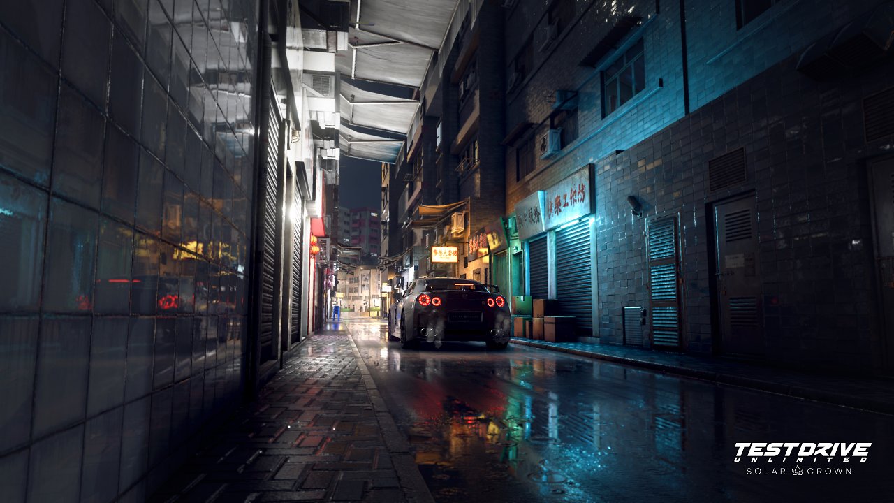 Rennauto in enger Gasse