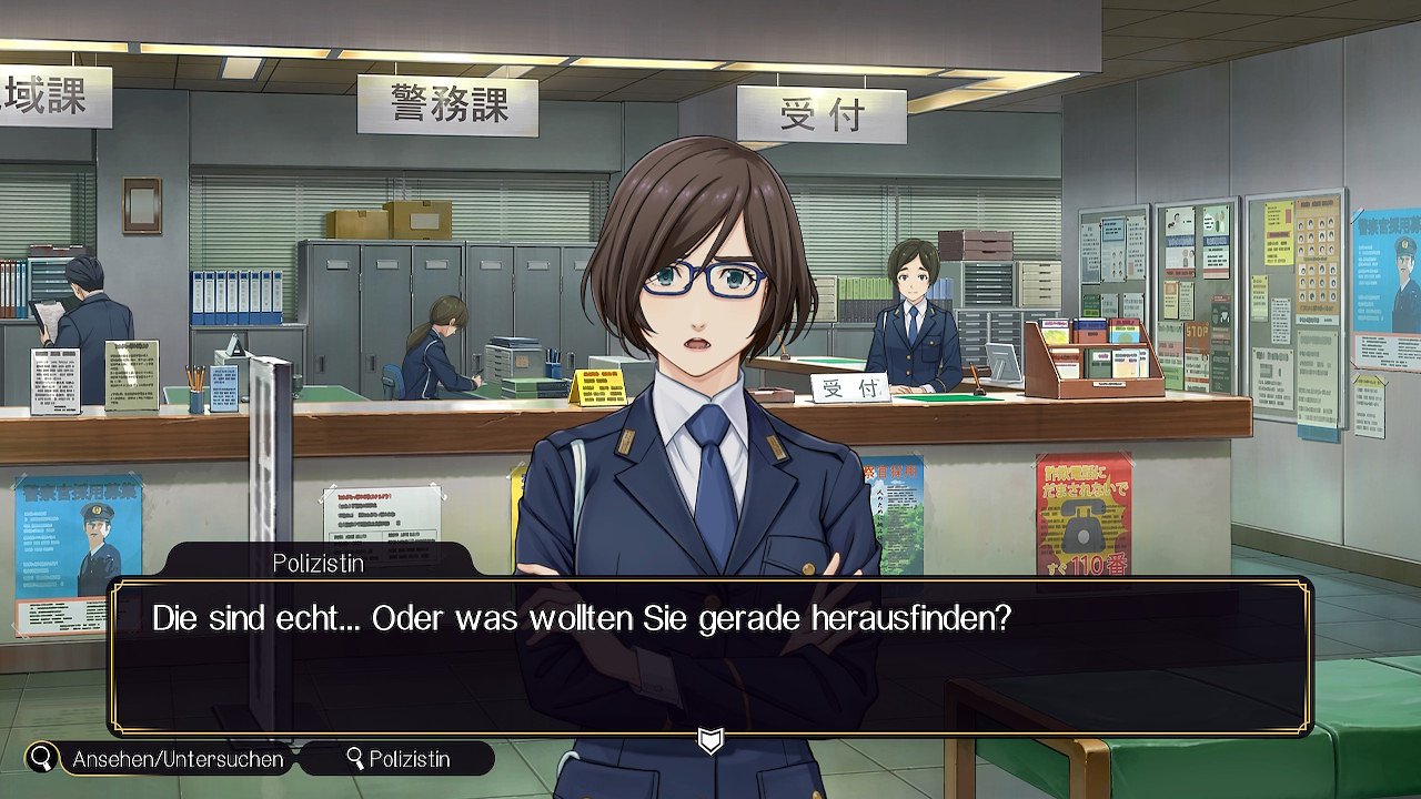 Im Dialog mit einer Polizistin beschuldigt sie uns, zu sehr ihre Oberweite zu betrachten.