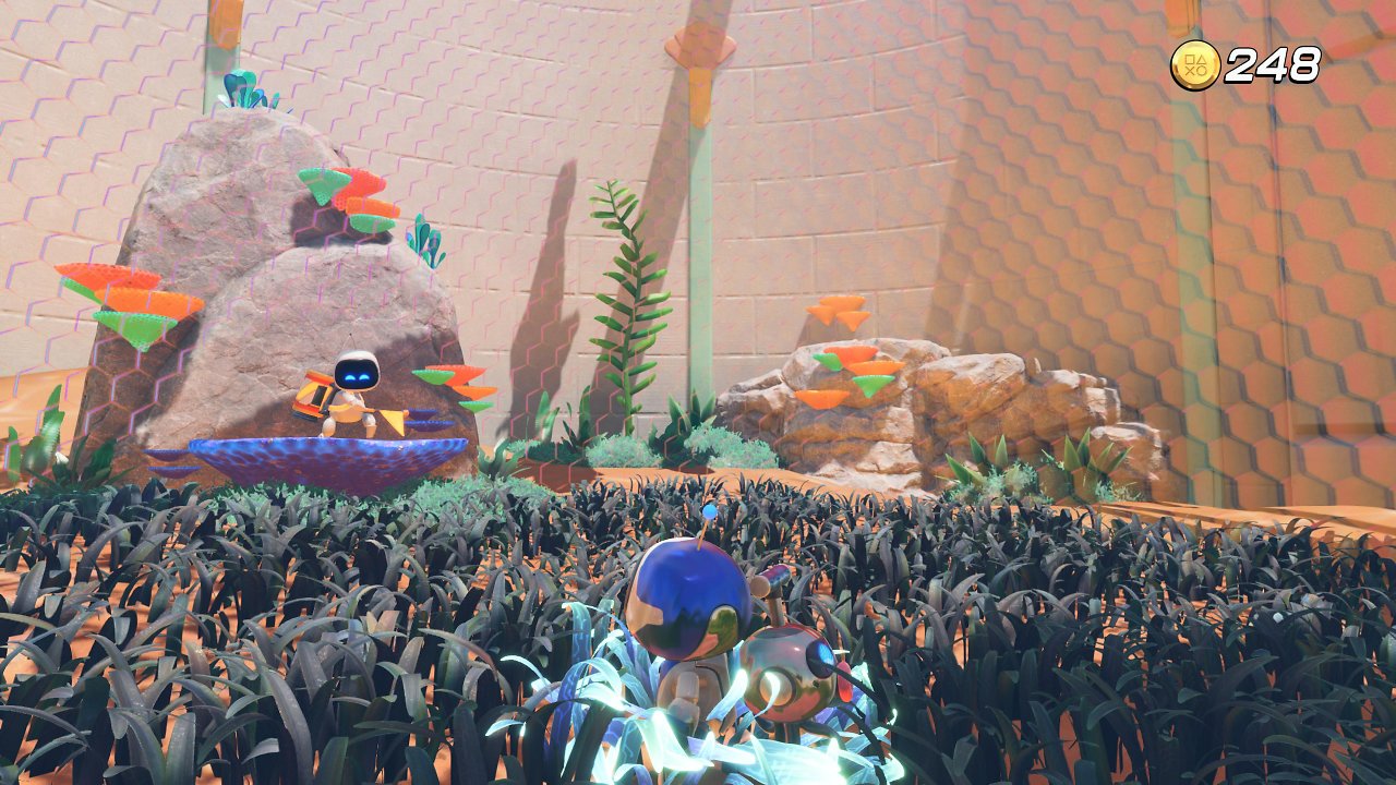 Astro Bot rettet einen anderen Bot