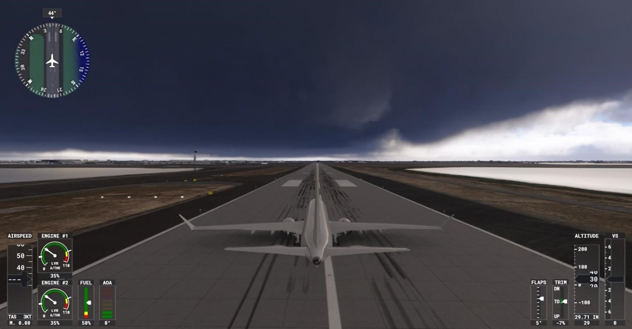 Gewitterwolken über Flugplatz