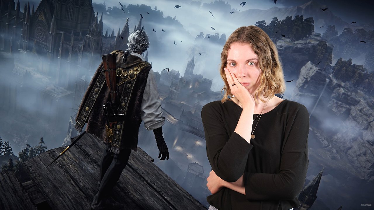 Die Autorin neben einem Charakter aus The Duskbloods