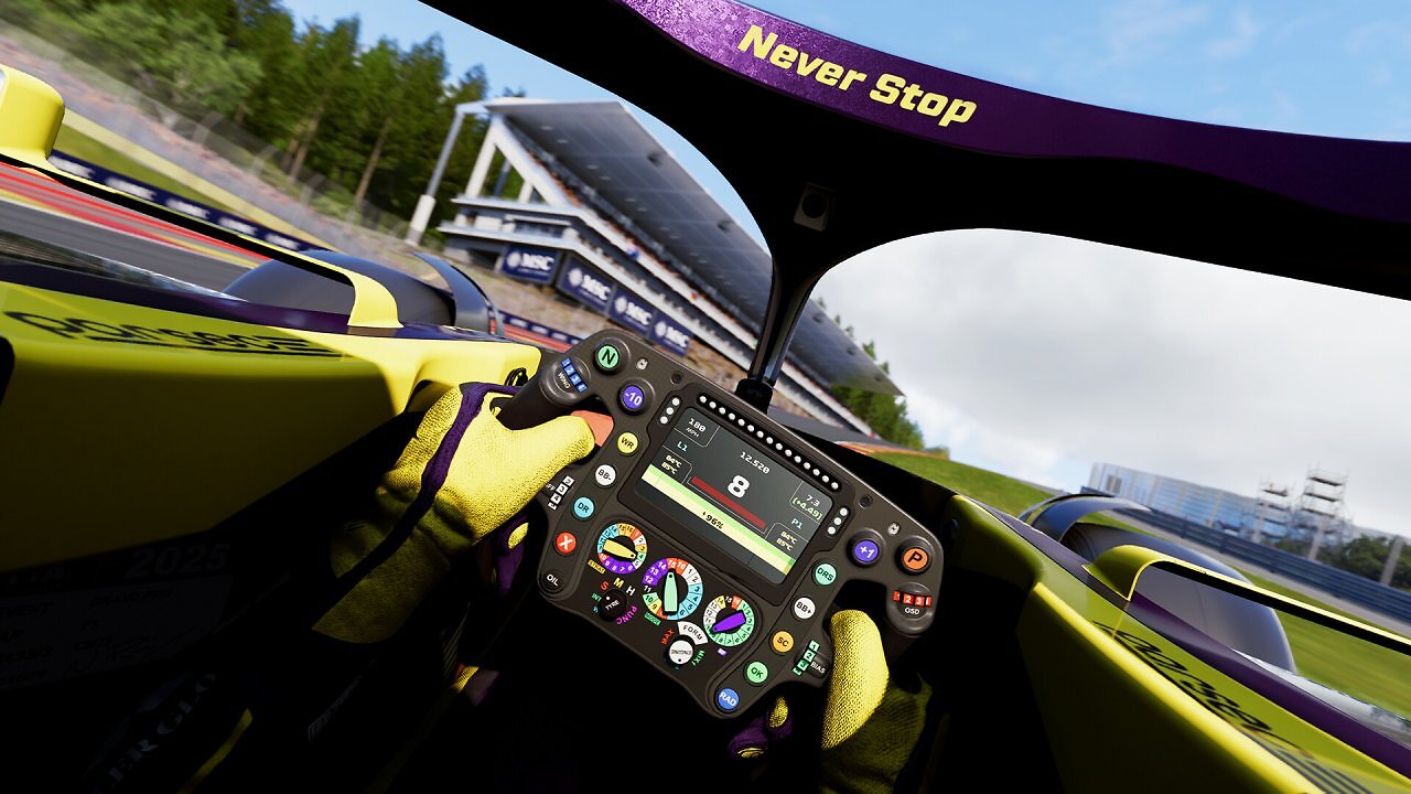 Das Cockpit eines Konnersport-Fahrzeugs