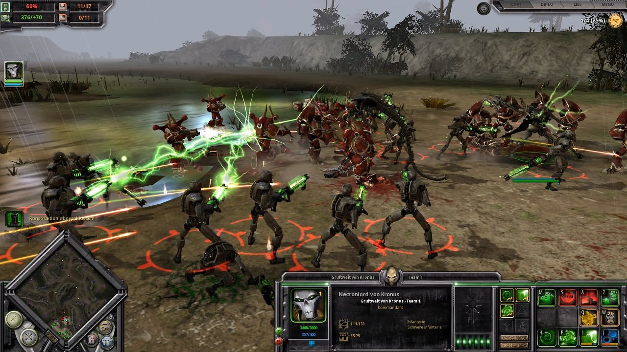Die langsamen Necrons im Kampf mit Chaos-Truppen.