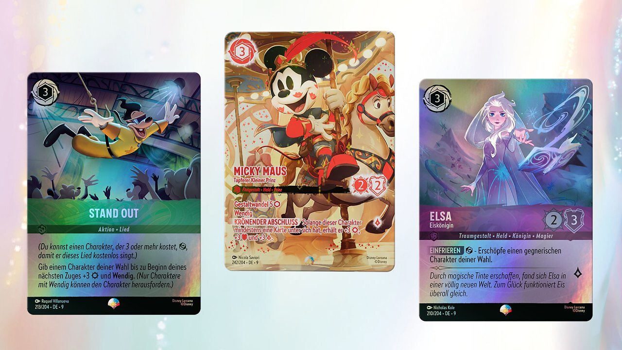 [04/09/2025] Links und rechts Mythisch, in der Mitte Ikonisch: Die beiden neuen Kartentypen aus Disney Lorcana können sich sehen lassen.