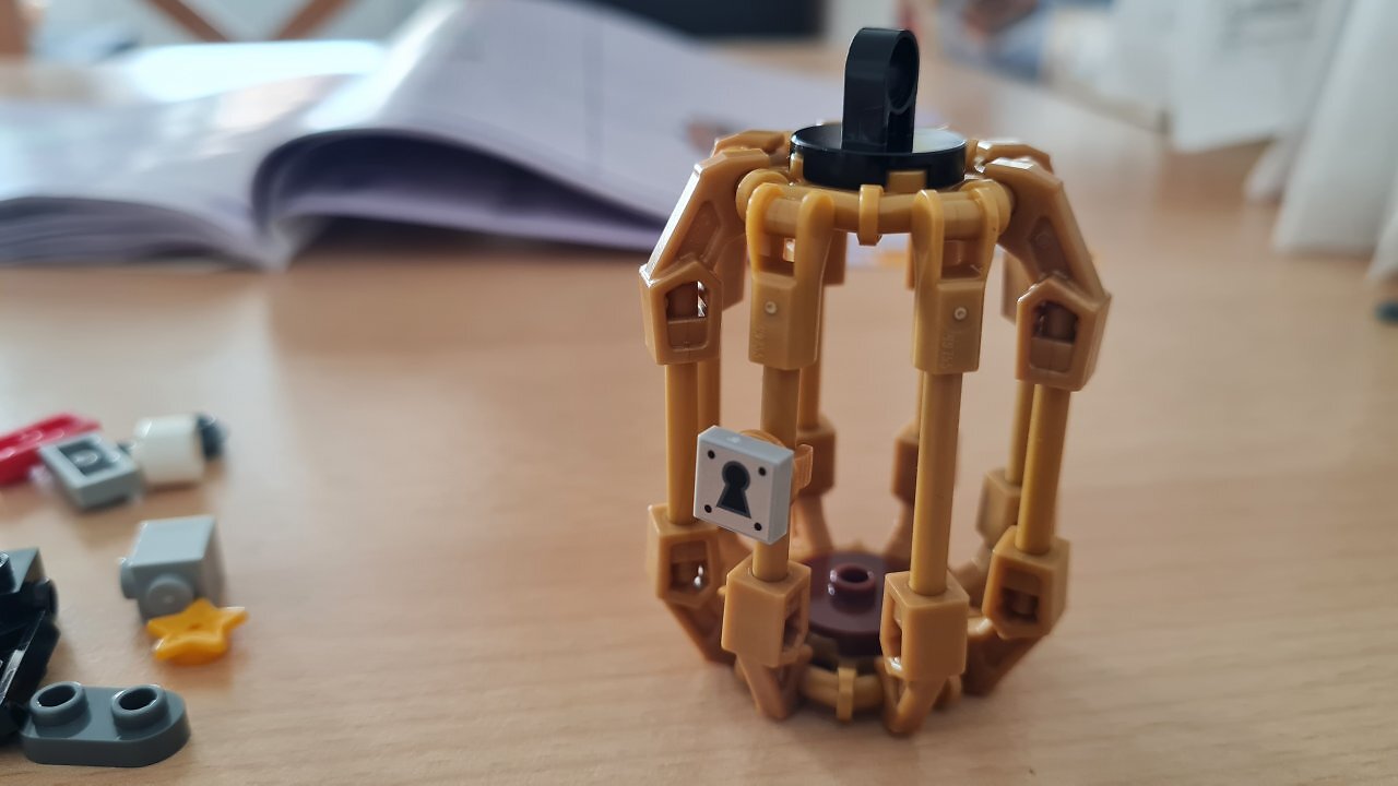 Ein Lego One Piece-Set auf einem Tisch