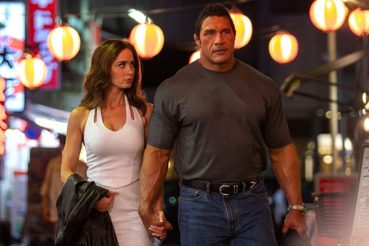 Emily Blunt und Dwayne Johnson in The Smashing Machine
