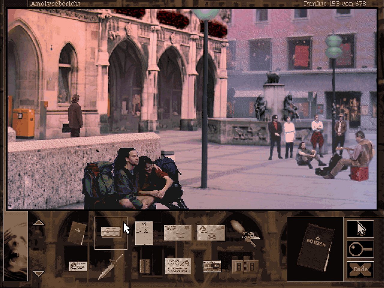 [13/10/2025] Der Fischbrunnen am Marienplatz im Spiel: Rechts trägt ein Straßenmusiker das Gospelstück „When the Saints go marching in“ vor.&nbsp;