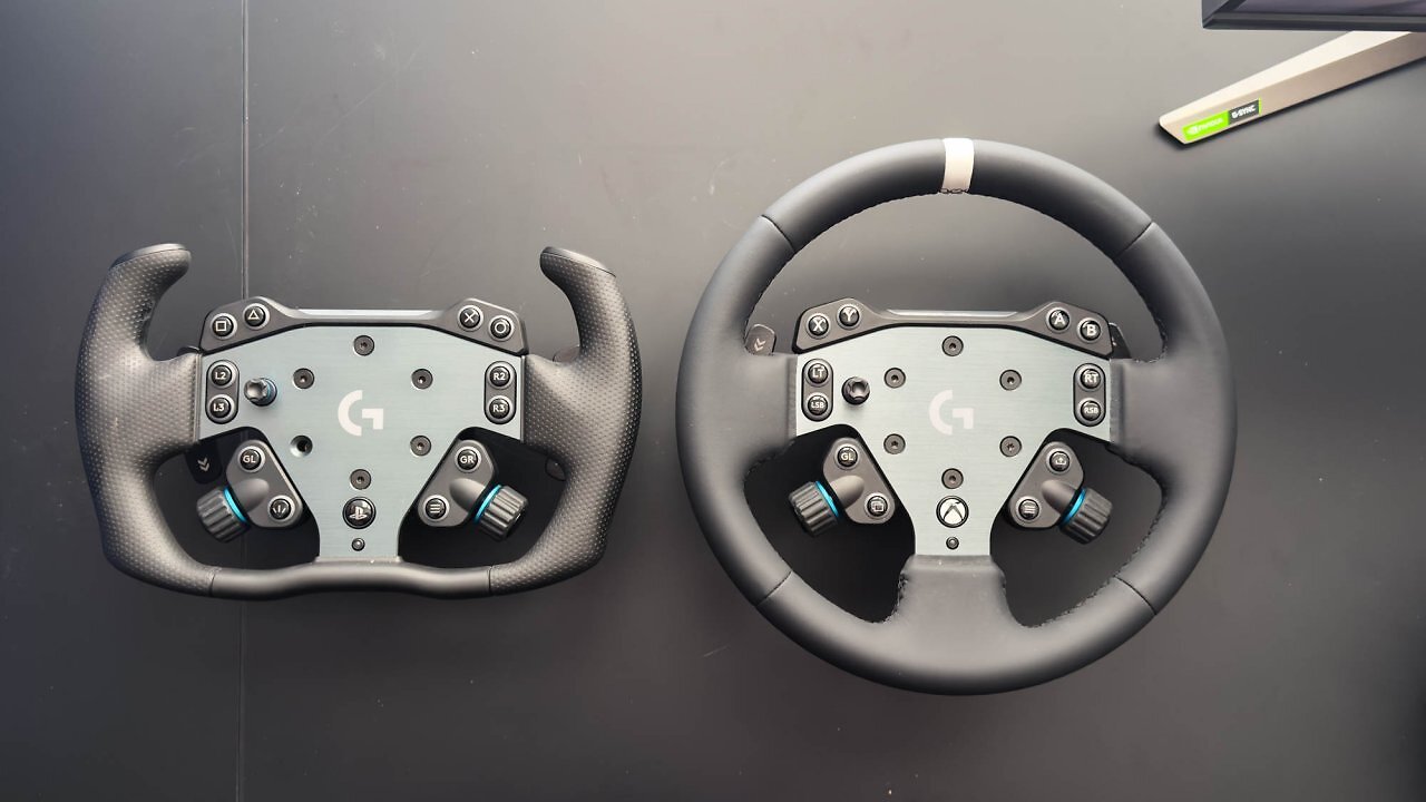 [06/11/2025] Rund oder eckig: Die Lenkräder von Logitech gibt es in zweierlei Form. Für Rallye- und Oldtimer-Action ist das runde Volant authentischer.