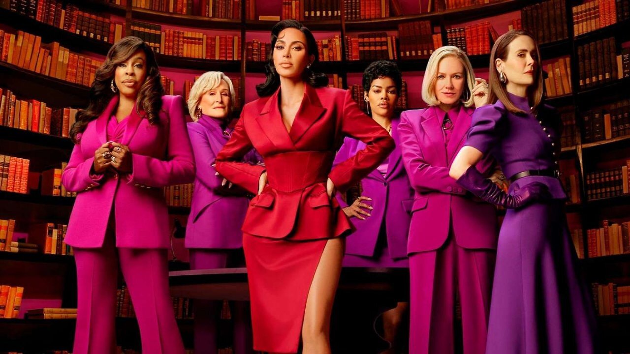 Neue Serie All Fair's mit Kim Kardashian in der Hauptrolle auf Disney Plus.