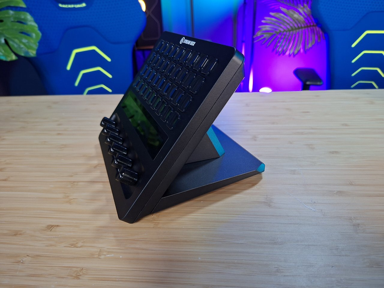 [27/03/2026] Das Stream Deck + XL von schräg rechts