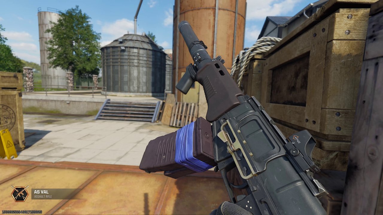[21/05/2026] Das AS Val tritt in Black Ops 6 unter seinem richtigen Namen auf, genau wie seine sowjetische Schwester, das AK-74-Sturmgewehr. Warum genau bei den beiden auf die Fantasienamen verzichtet wird, können wir euch nicht sagen - vielleicht liegt es aber daran, dass es Produkte der Sowjetunion sind.