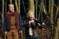Starla (Elizabeth Banks) nimmt Bürgermeister Jack MacReady (Gregg Henry) die Verantwortung ab 