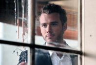Nick Larson (Eric Lively) kann mit Hilfe von Fotos die Zeit manipulieren 