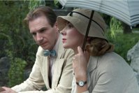 Gräfin Sofia (Natasha Richardson) lernt den erblindeten Todd Jackson (Ralph Fiennes) kennen 