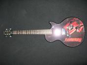 Fettes Gewinnspiel: Gewinnt eine echte E-Gitarre in Burnout-Optik!