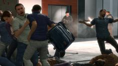 Eines der berechtigten Beispiele für Schnitte war der berühmt-berüchtigte Flughafenlevel aus Modern Warfare 2. Während internationale Spieler als Undercover-Agenten auf Zivilisten schießen konnten, wurde diese Möglichkeit hierzulande entfernt.