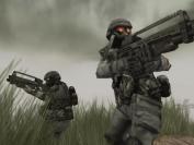 Schon im ersten Teil kamen die berühmt-berüchtigten Helghast vor. Schon damals wirkten sie bedrohlich. Im Bild: Killzone 1