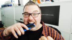 Offline mit dem Smartphone?! Das sorgt für solchen Frust, da möchte man am liebsten ins Handy beißen!
