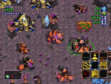 Das komplette Brood War-Add-on der PC-Version ist spielbar, setzt aber das Expansion Pak voraus. Ohne die Speichererweiterung könnt ihr nur das Hauptspiel genießen.