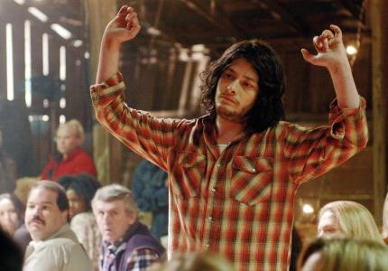 Brandon Nichols präsentiert seine Stigmata 