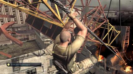 Untypisch: Einige Aufträge spielen bei strahlendem Sonnenlicht. Hier schwingt sich Sam etwa gerade durch das zerbombte Kinshasa. (Xbox360)