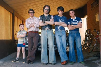 Sind C.R.A.Z.Y.: Christian (2.v.li.), Raymond (Mitte), Antoine (re.), Zach (2.v.re.) und Yvan (li.) 