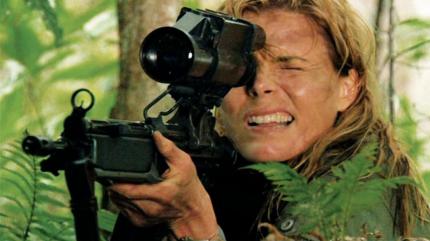 Mariel Hemingway als kampferfahrene Leibwächterin.