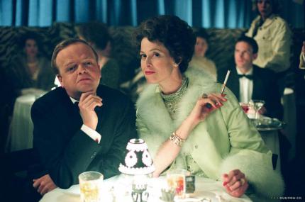 Toby Jones als affektierter Truman Capote