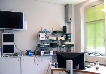 Unterschiedliche Dev-Kits und Konsolenvarianten dominieren den Testraum