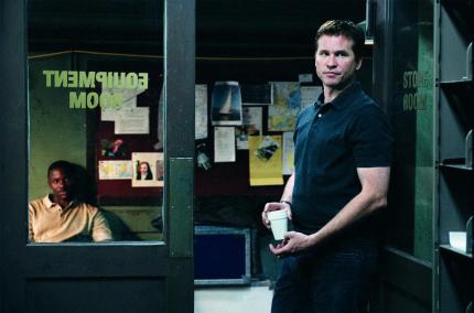 Knallhart und pflichtbewusst: Val Kilmer läuft als Special Agent Robert Scott zur Höchstform auf.