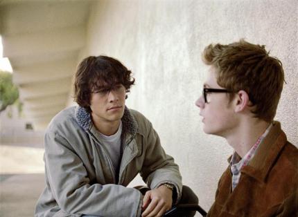 Outsider Brendan (Joseph Gordon-Levitt) und Recherchekönig Brain (Matt O'Leary) 