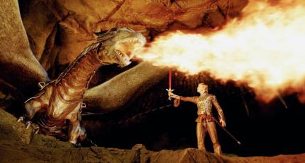 Saphira und Eragon (Edward Speleers) machen sich bereit für die Schlacht 