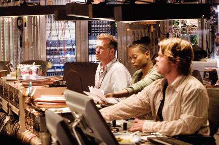 Pryzwarras Team analysiert die Aufzeichnungen von Überwachungskameras 