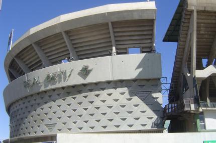 Kein "Urlaub" ohne Sehenswürdigkeit: Das Stadion von Sevilla