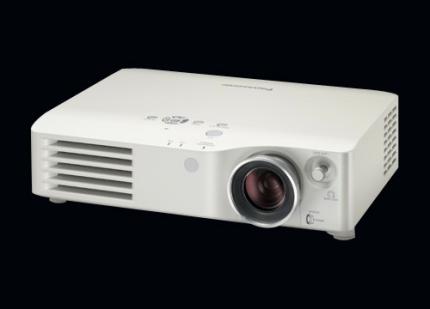 Panasonic PT-AX200: Toller HD-ready-Projektor