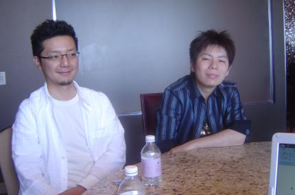 Jun Takeuchi ist der nette Herr links.