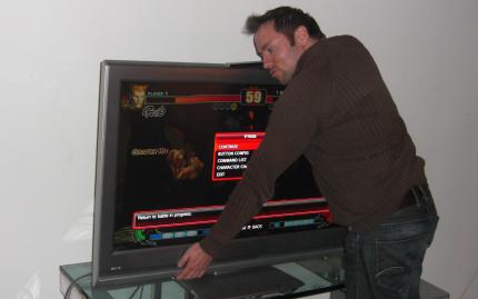 Andy liebt seine Glotze!