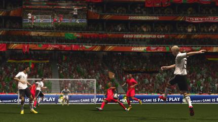 "Ich mag Klose und Schweini" - Interview mit EA-Sports-Chef Peter Moore