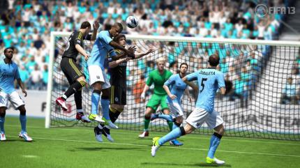 Freistöße in FIFA 13 lassen sich nun besser verteidigen.