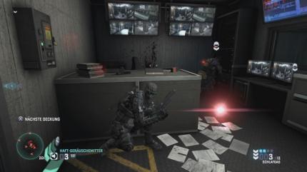 Splinter Cell: Blacklist im Test - Neben schwer gepanzerten Heavys stellen sich euch auch Ingenieure in den Weg, die mit Drohnen nach Sam suchen. (PS3)