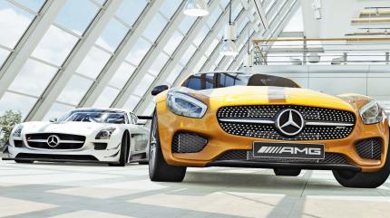 Sternstunde: Yamauchi ist Mercedes-Fan, der SLS AMG (links im Bild) zierte das GT 5 -Cover. Nachfolger des SLS ist der AMG GT (rechts). (PS4)