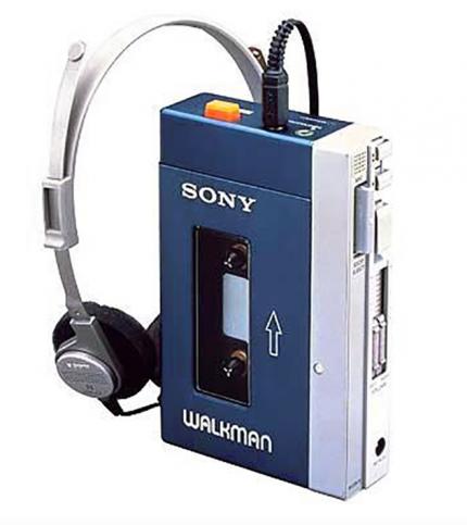 Revolutionärer Vorreiter: Der Walkman war das erste portable Gerät zum Musikhören, das man problemlos zum Sport mitnehmen konnte, und wurde ein Welterfolg, der in diesem Bereich erst mit dem iPod wiederholt werden konnte. Die PSP sollte Sonys Innovationskraft ins 21. Jahrhundert hieven.