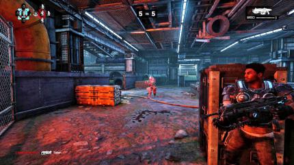 Unverhofft kommt oft: Das Geschehen im Multiplayer ist oft von Vorsicht und Taktik geprägt. Diesem Gegner geht es gleich an den Kragen. (Xbox One)